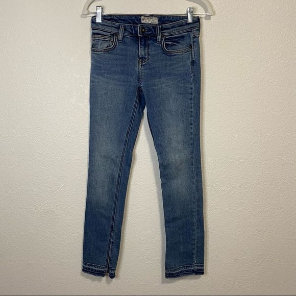 FreePeople Skinny Wash Raw Hem Split Ankle Jean-25 - Picture 3 of 11